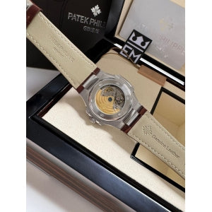 Patek Philippe Nautilus Couro