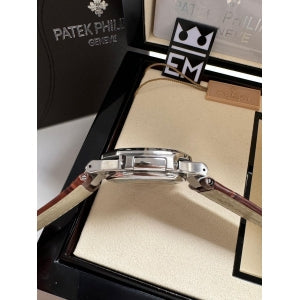Patek Philippe Nautilus Couro